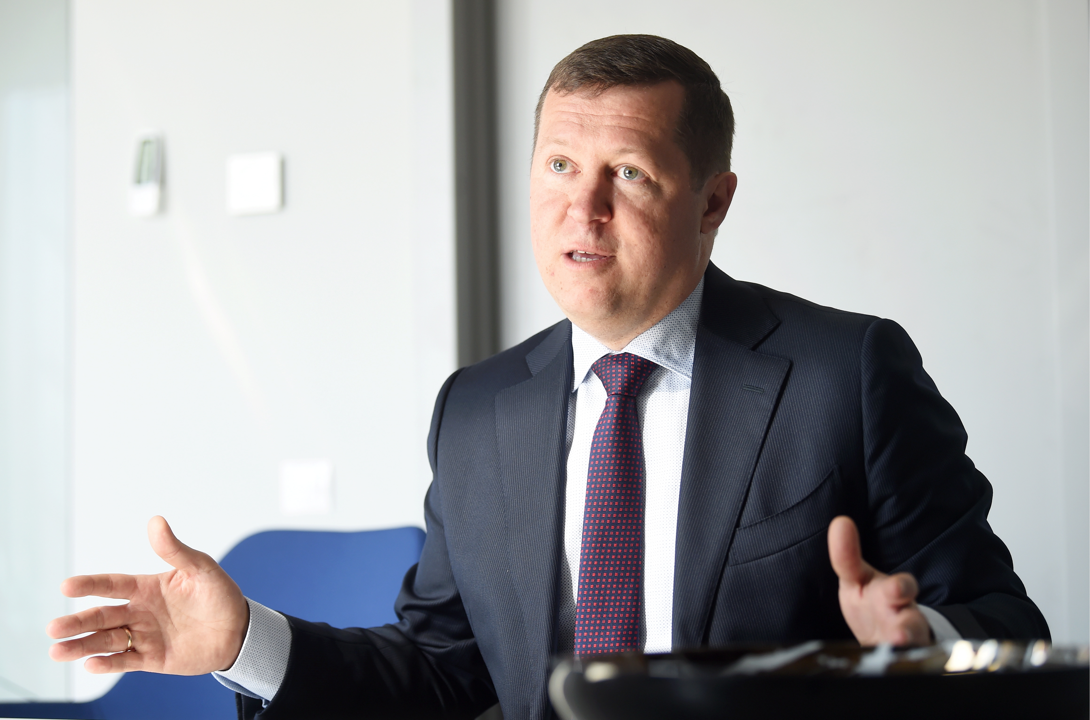 Rail Baltica может дорожать бесконечно.  Предлагают  забыть о фиксированных в договорах суммах