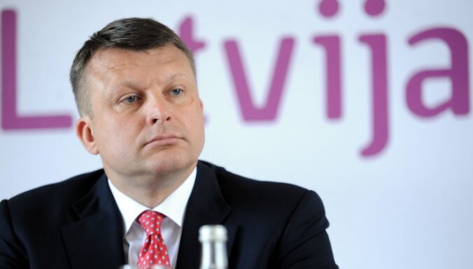 Шлесерс подумывает о возвращении в политику