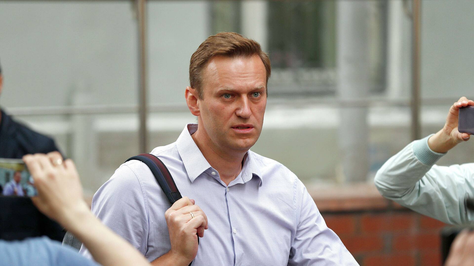 Суд оставил без движения иск Навального к Пескову