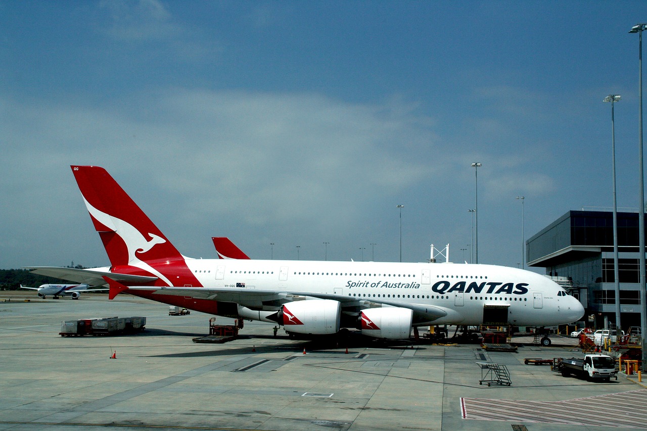Covid-19: Qantas на международных рейсах будет обслуживать только привитых