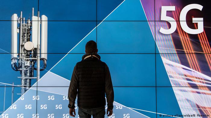 Запуск сети 5G в США вновь отложен из-за возможных рисков для авиации