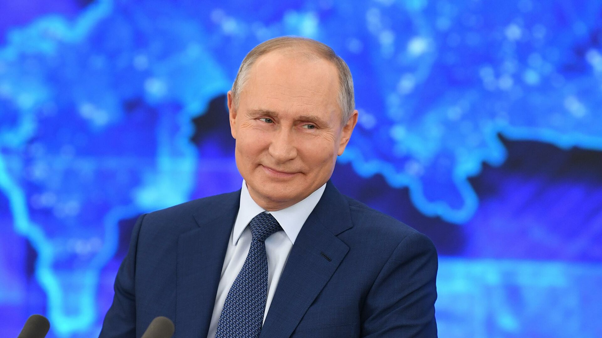 "Кому он нужен-то?": Путин об отравлении Навального "Кому он нужен-то?": Путин об отравлении Навального