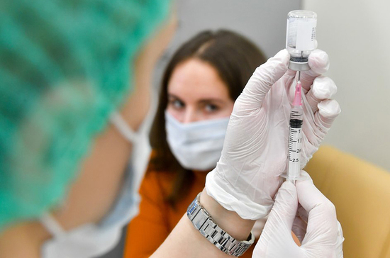 Фейковая вакцинация: прививку хитро делали в ватку