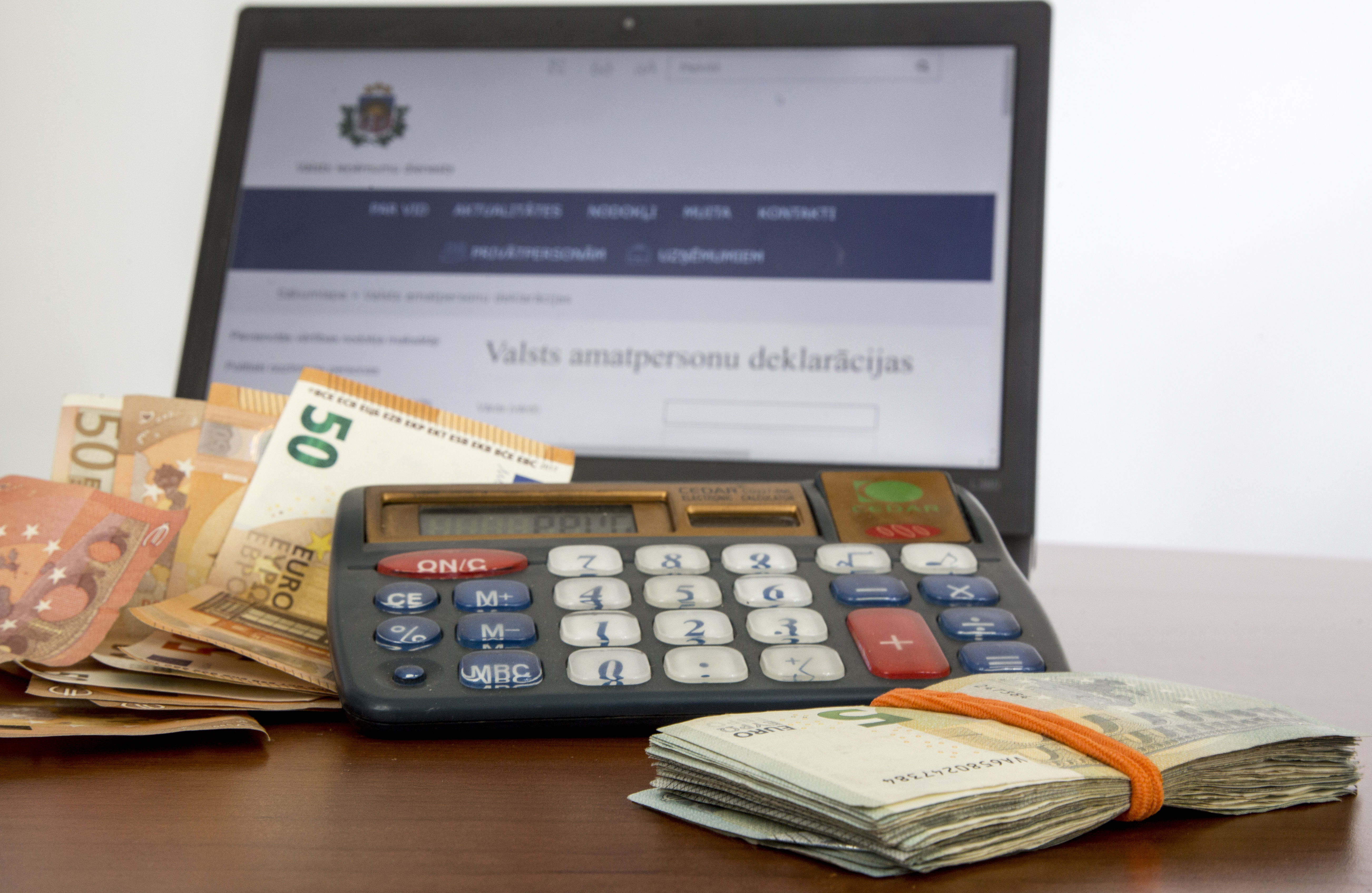 VID izmaksājis dīkstāves pabalstus un algu subsīdijas kopumā 10,462 miljonu eiro apmērā VID izmaksājis dīkstāves pabalstus un algu subsīdijas kopumā 10,462 miljonu eiro apmērā