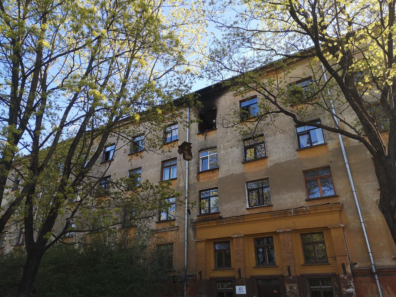 Снова пожар: квартира в пятиэтажке горела открытым пламенем