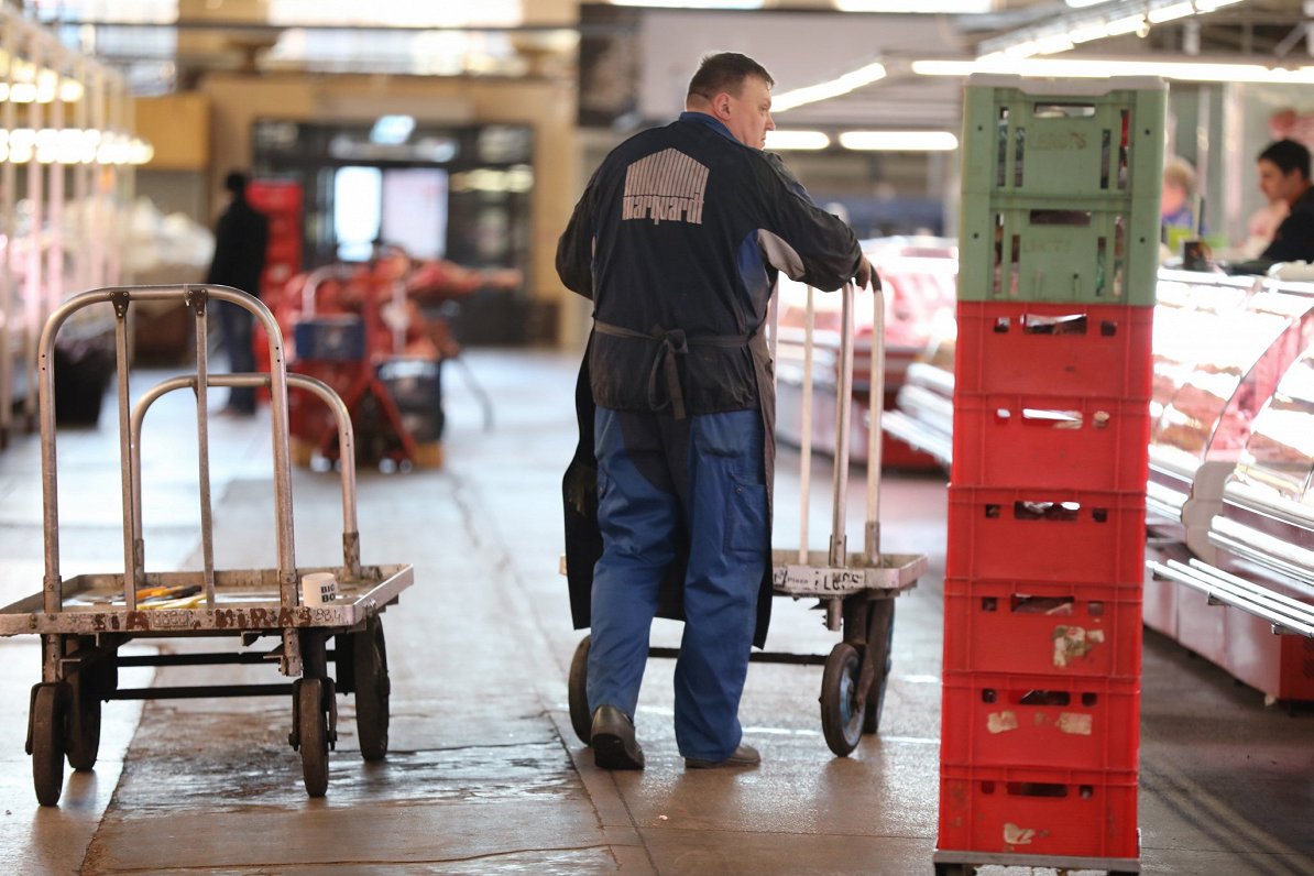 Уровень безработицы в конце ноября - 7,4% Уровень безработицы в конце ноября - 7,4%