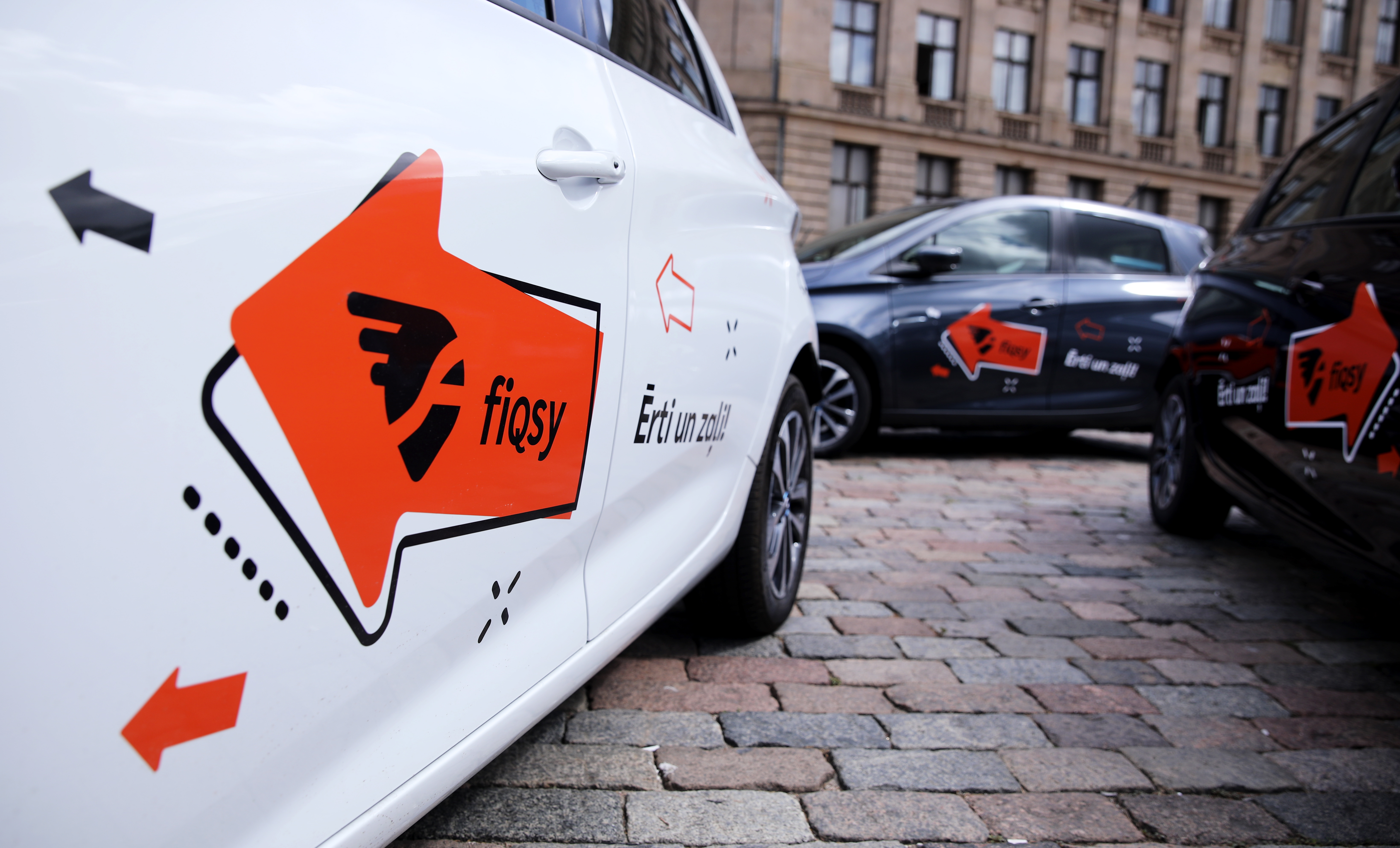 "Fiqsy" elektroauto un skrejriteņu koplietošanas pakalpojumus piedāvās arī Liepājā "Fiqsy" elektroauto un skrejriteņu koplietošanas pakalpojumus piedāvās arī Liepājā
