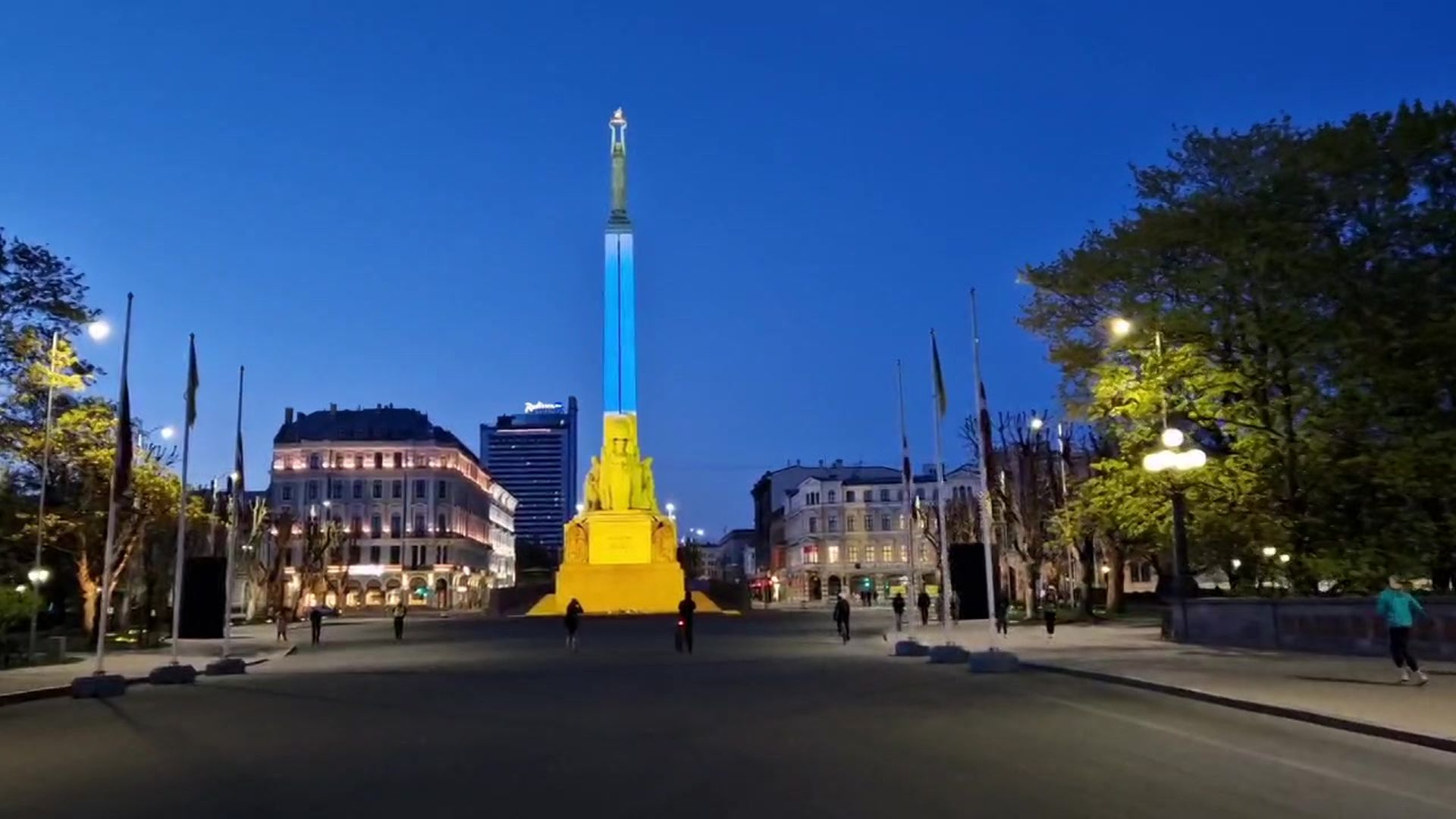 Здание Сейма и памятник Свободы будут подсвечены в цветах украинского флага