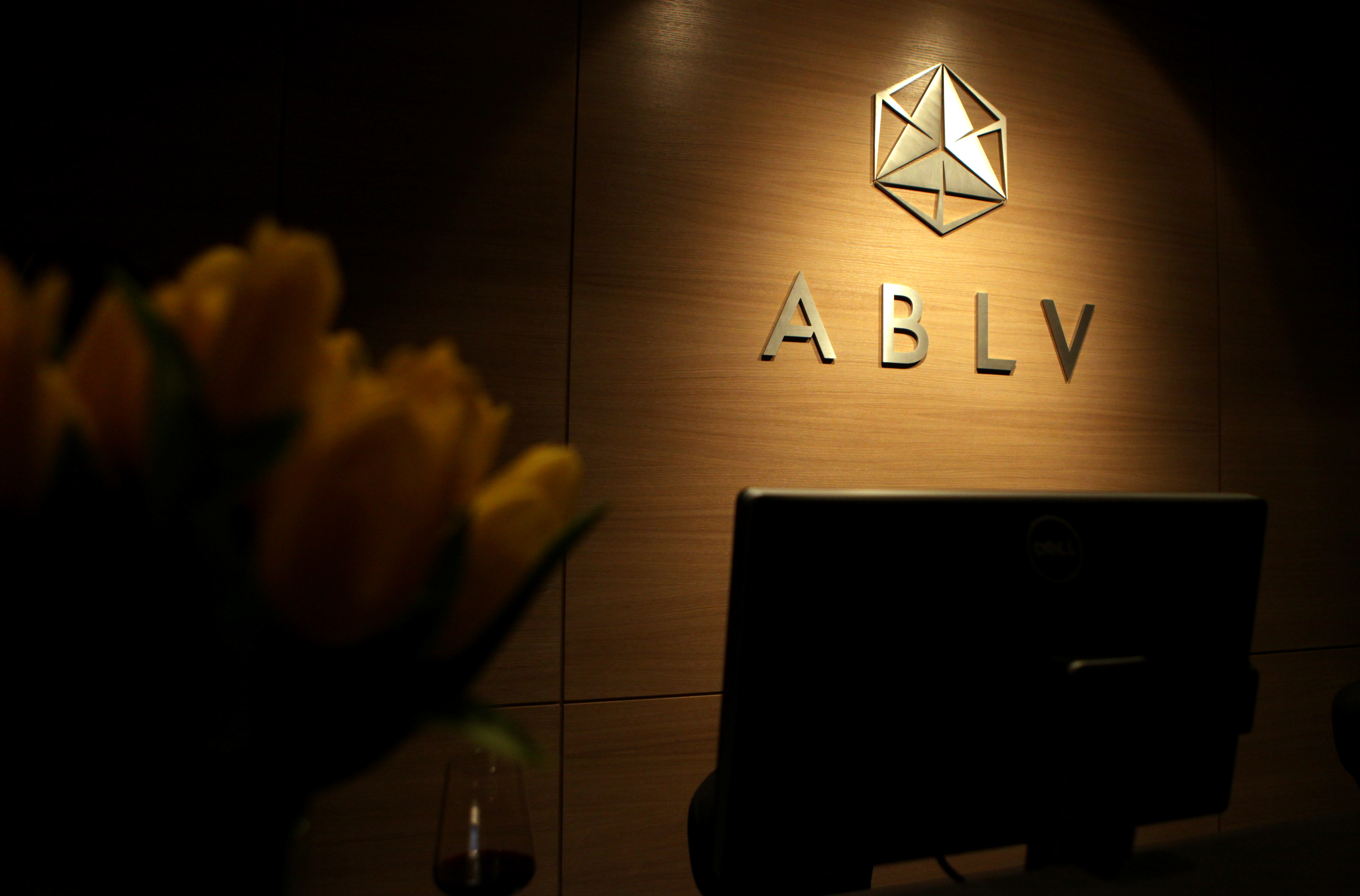 Latvijas amatpersonas par ASV plāniem vērsties pret "ABLV Bank" zinājušas krietni pirms "FinCEN" paziņojuma Latvijas amatpersonas par ASV plāniem vērsties pret "ABLV Bank" zinājušas krietni pirms "FinCEN" paziņojuma