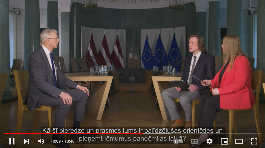 Кариньш отчитался о работе правительства своим пресс-секретарям