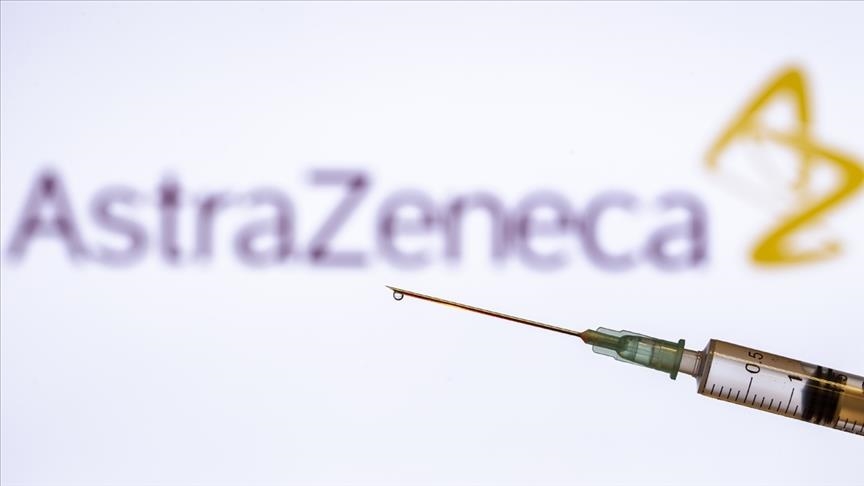 Госагентство лекарств: Вакцина AstraZeneca безопасна и обеспечивает защиту людей старше 55 лет
