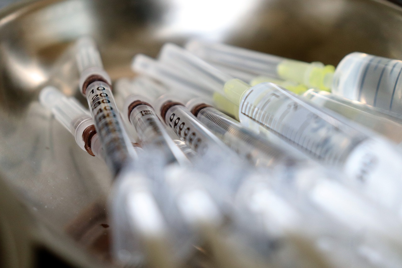 Covid-19: бедные страны смогут вакцинировать только каждого 10 жителя