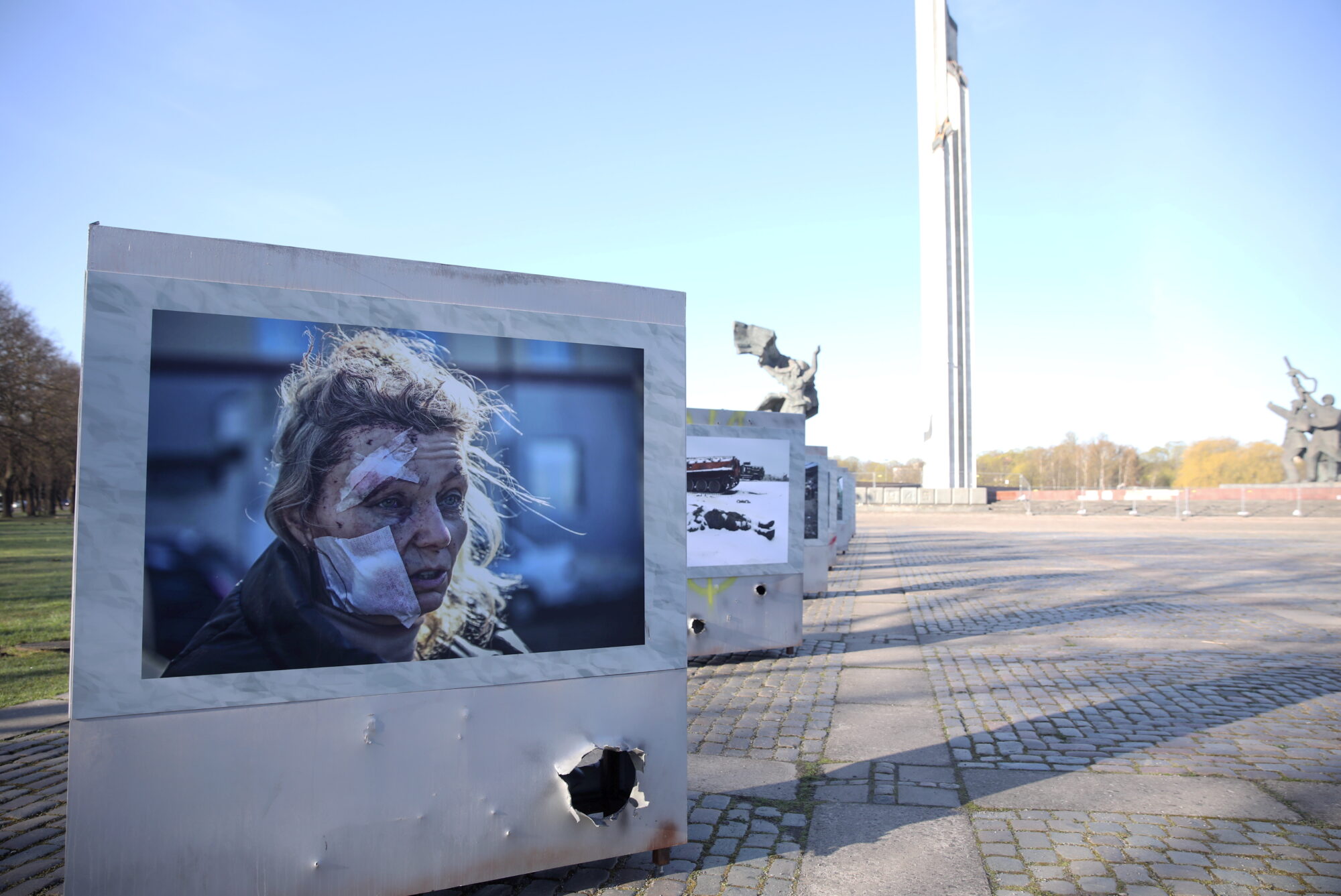 В Лиепае отказались от фотовыставки с площади Победы в Риге