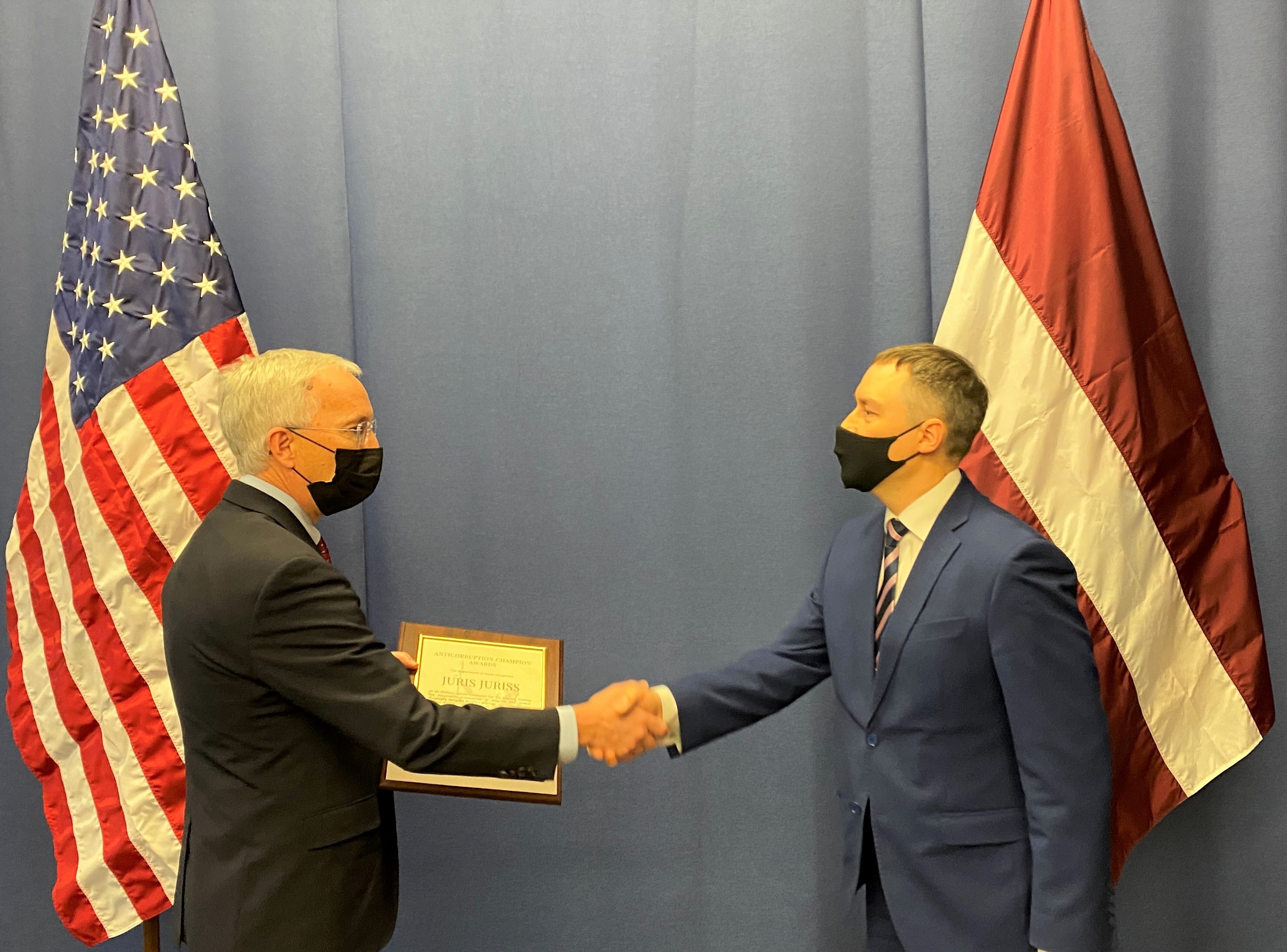 Госдепартамент США признал латвийского прокурора "чемпионом" за дело Лембергса