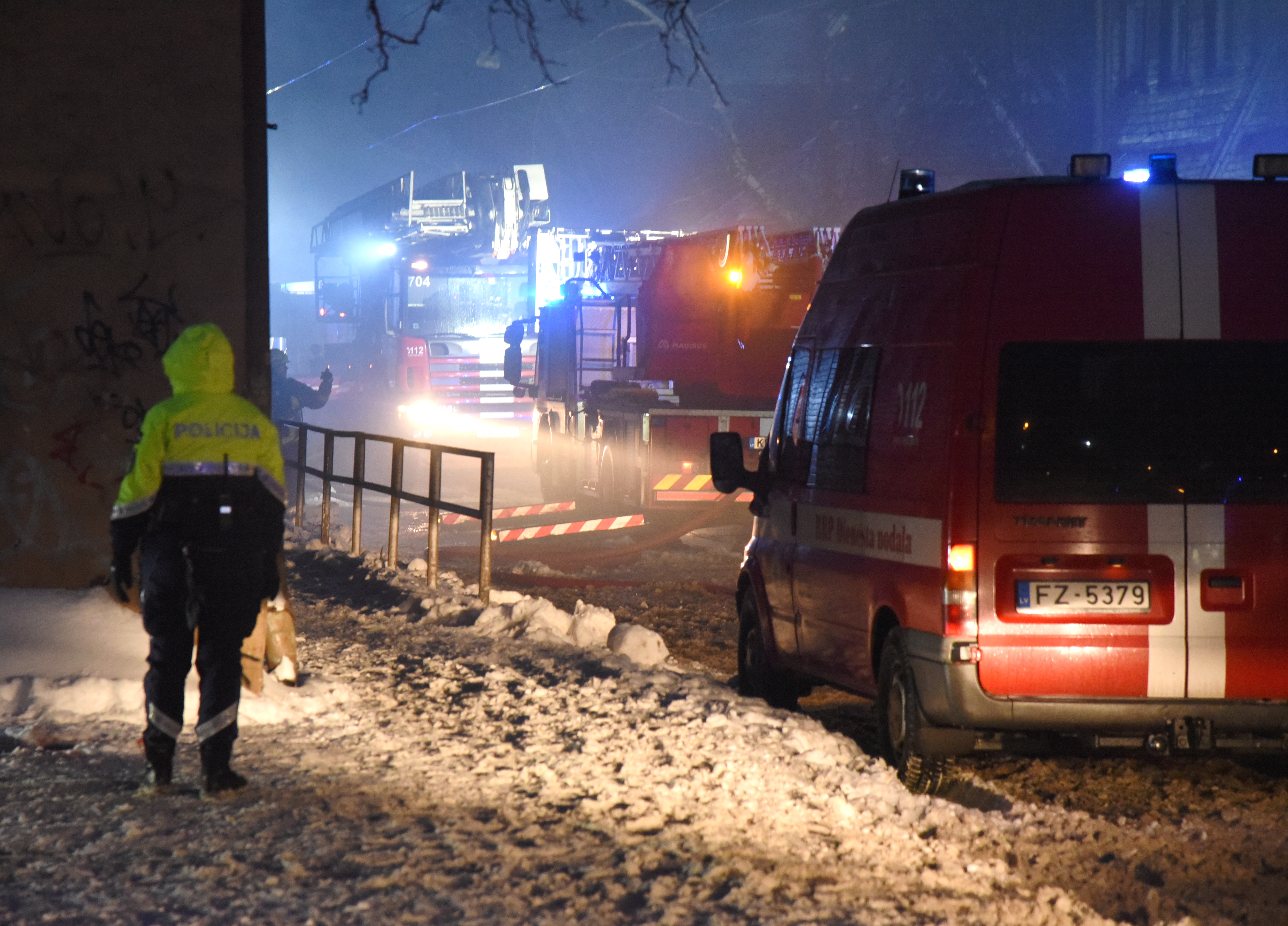 Ugunsdzēsēji aizvadītajā diennaktī dzēsuši paaugstinātas bīstamības ugunsgrēkus