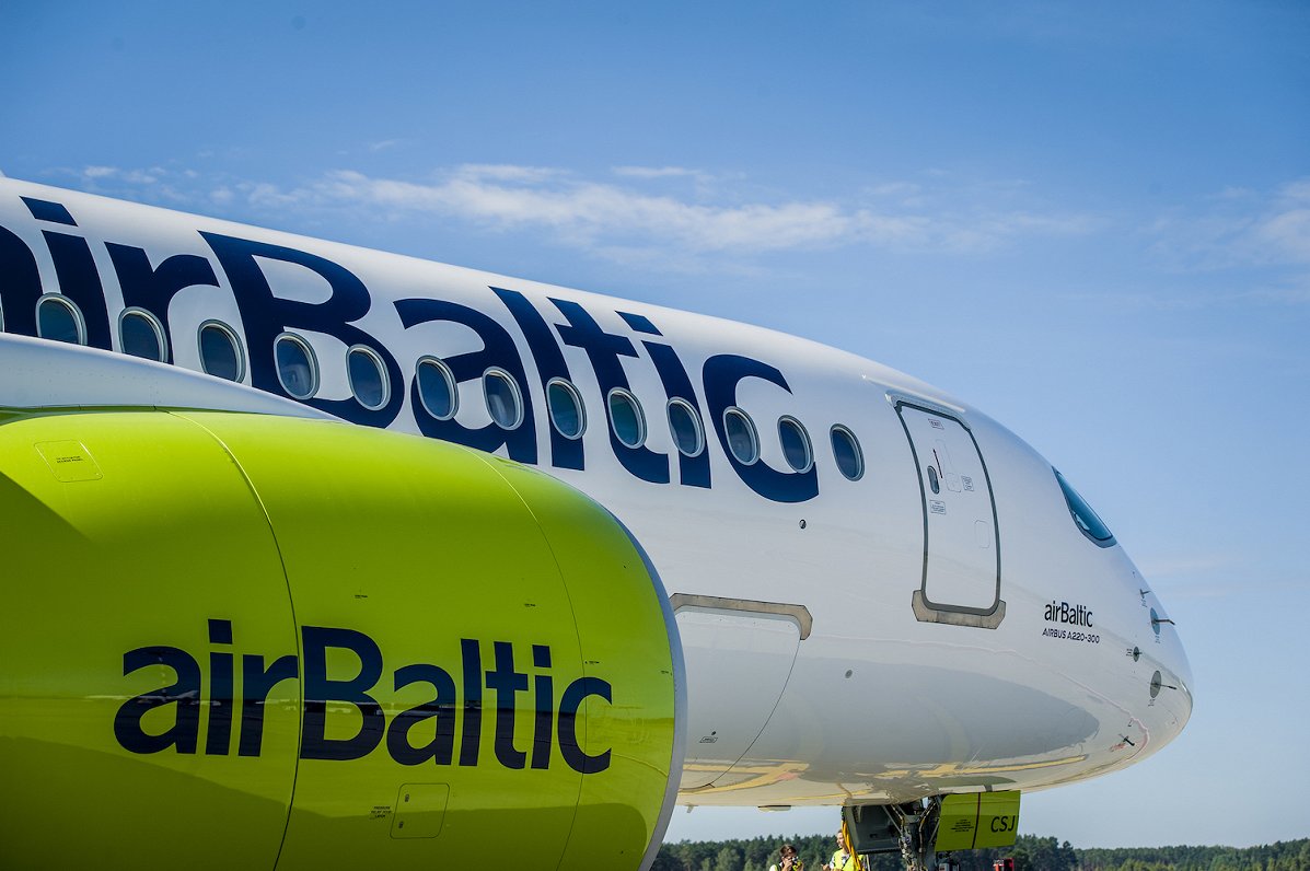 Рейсы "airBaltic" задерживаются чаще. Причина - на земле