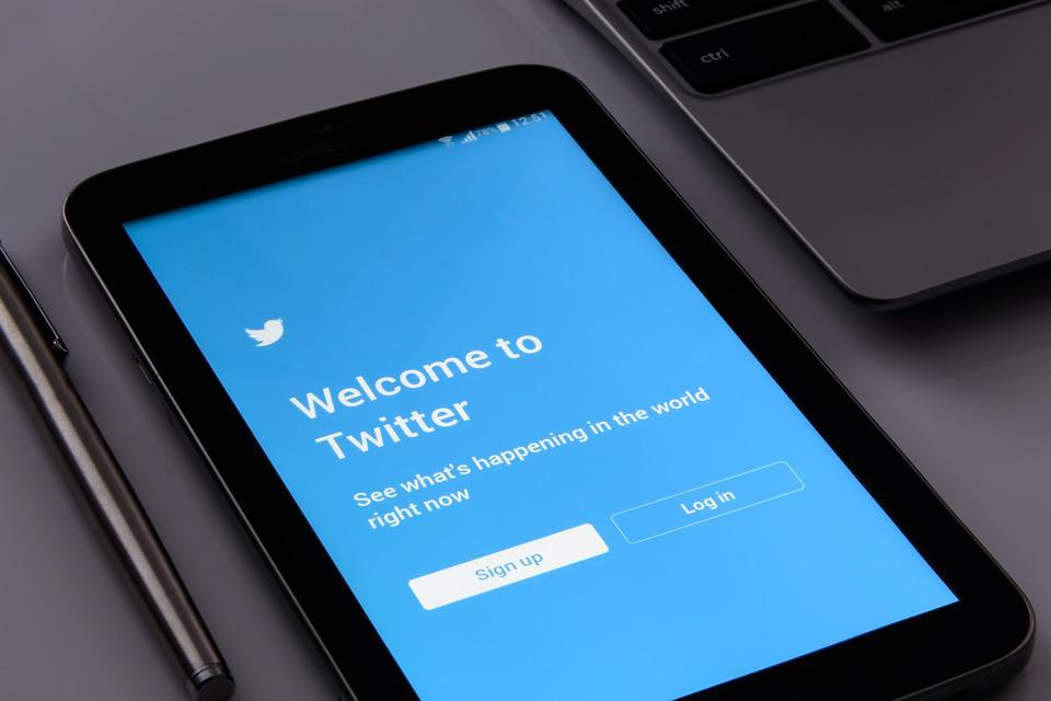 Маск отказался покупать Twitter. Twitter подает в суд