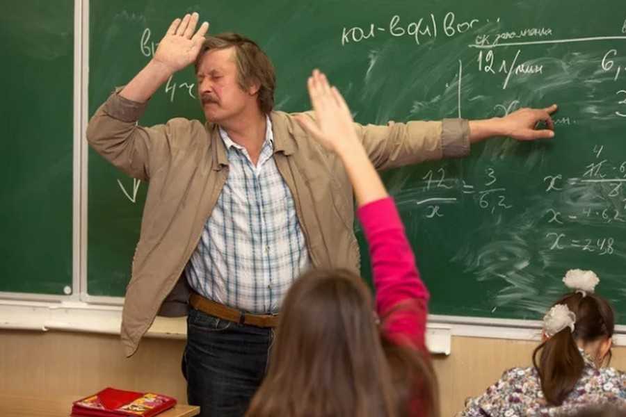 В новой модели финансирования школ не нашлось денег на рост зарплат учителей
