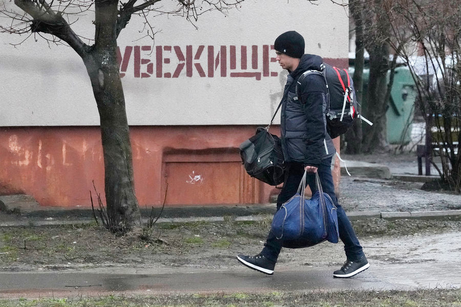 Эвакуация жителей Мариуполя переносится - идут обстрелы Эвакуация жителей Мариуполя переносится - идут обстрелы