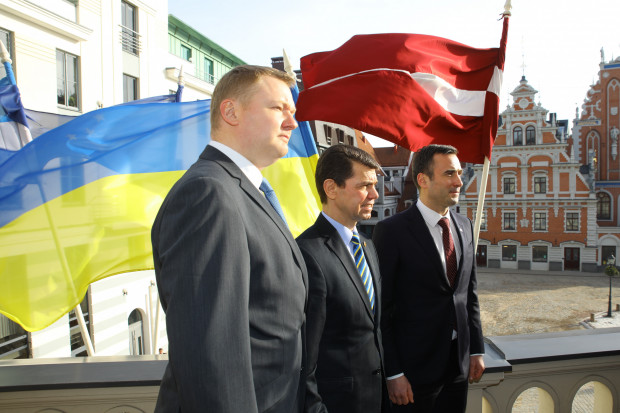 "Для него все одинаковы". Мэр Риги призвал не подносить Путину патроны "Для него все одинаковы". Мэр Риги призвал не подносить Путину патроны