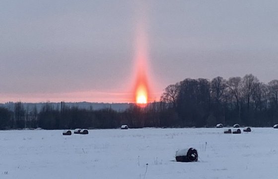 Огненный столб над Латвией - очень редкое природное явление