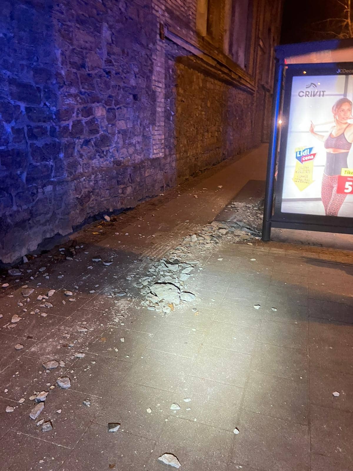 Муниципальная полиция перекрыла остановку в центре города. Что произошло?
