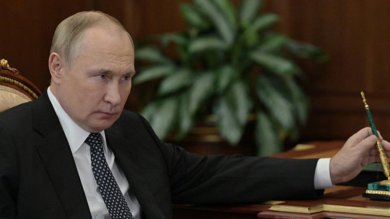 Путин приказал прекратить огонь по случаю Рождества