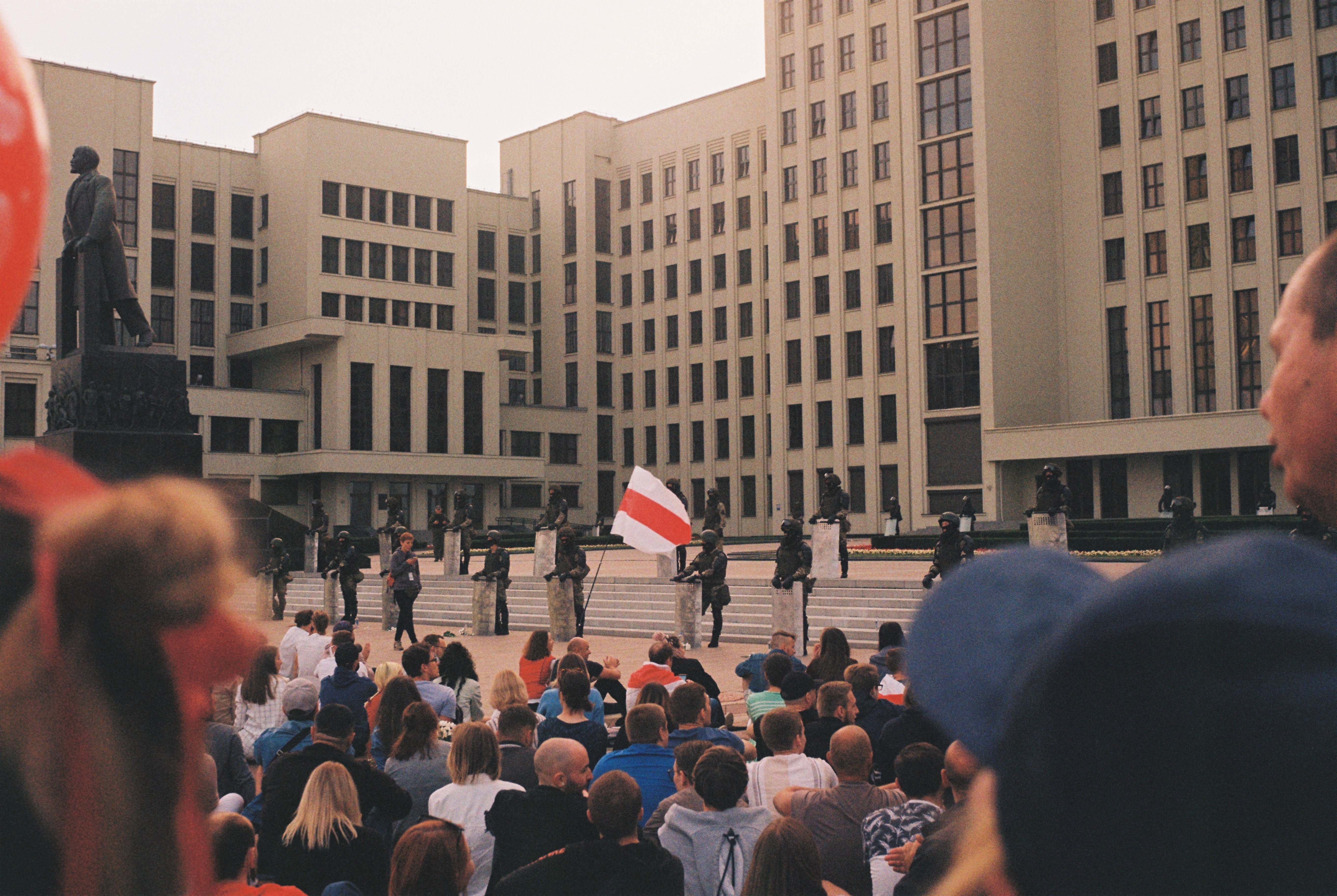 Minskā opozīcija pielieto jaunu protestu taktiku Minskā opozīcija pielieto jaunu protestu taktiku