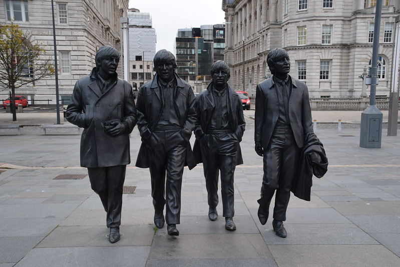 Кому принадлежат авторские права на песни The Beatles?