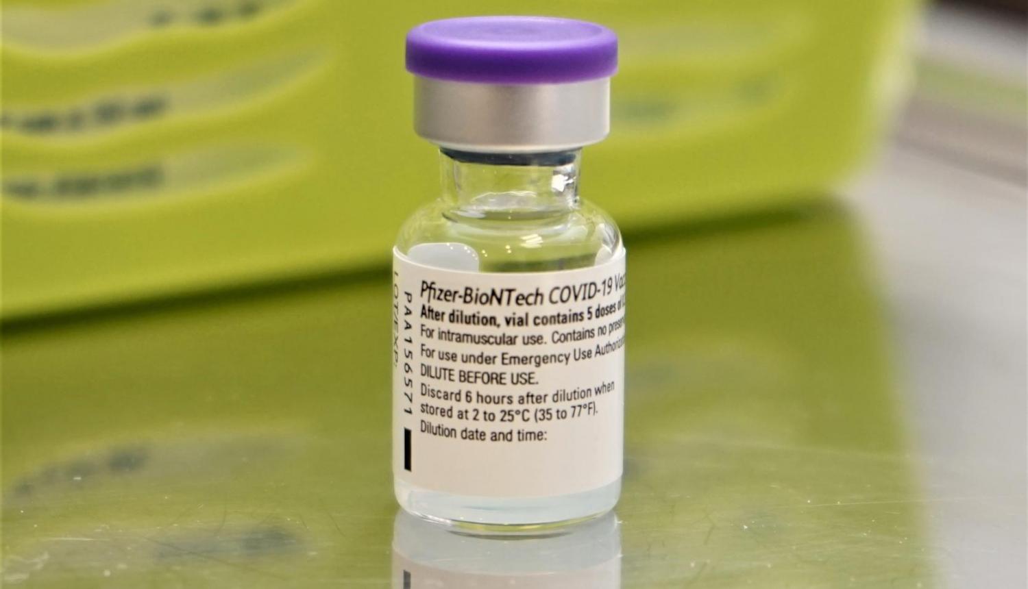 Латвия получила 10 530 доз вакцины "Pfizer"
