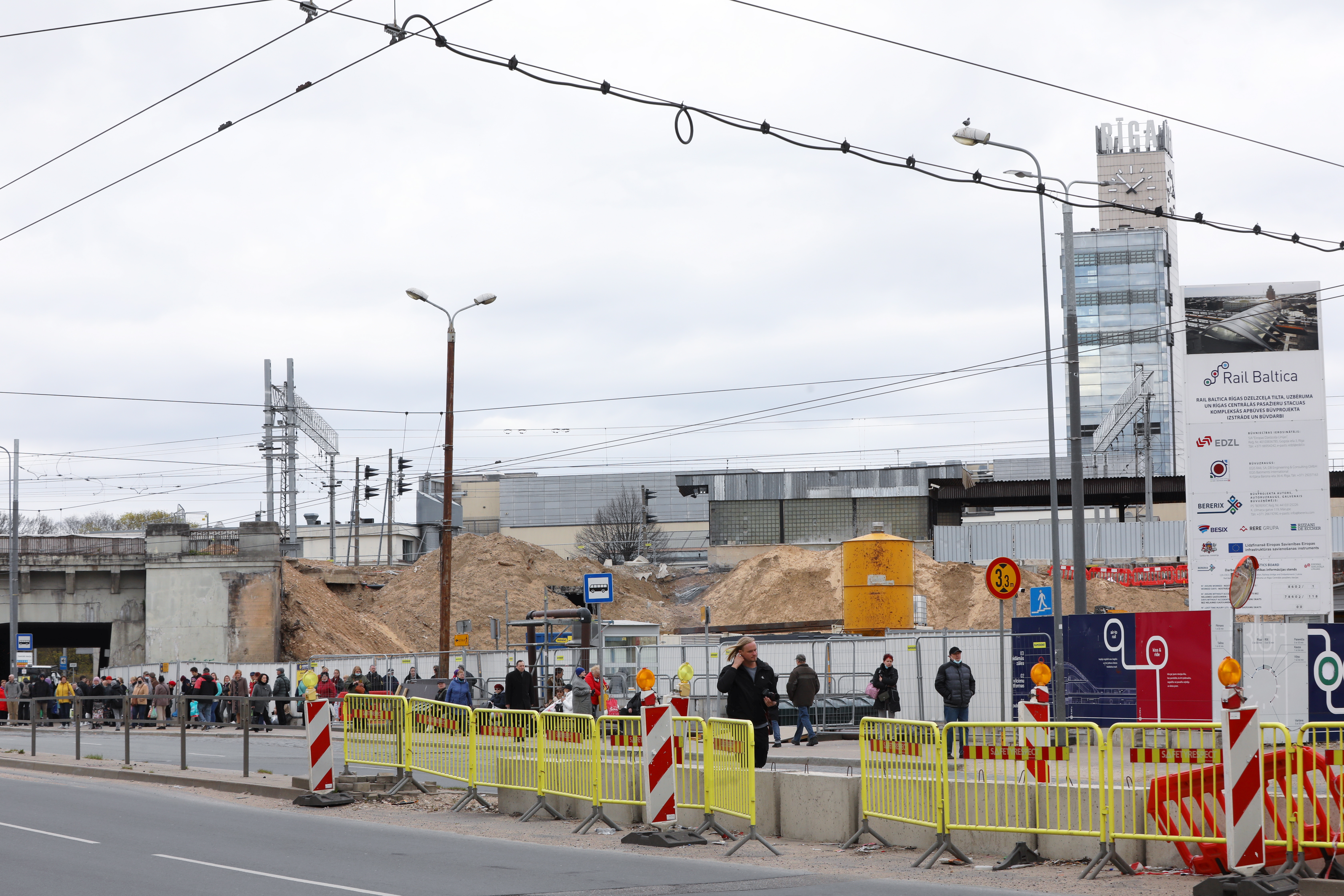 Рига встанет в суперпробку. Маршруты изменены.  Все ради Rail Baltica