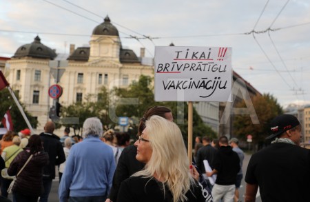 Омбудсмен: законопроект "против обязательной вакцинации" не готов ни по форме, ни по содержанию