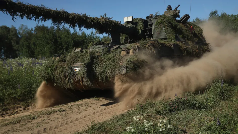 Берлин одобрил продажу Украине 100 самоходных гаубиц Panzerhaubitze 2000 Берлин одобрил продажу Украине 100 самоходных гаубиц Panzerhaubitze 2000