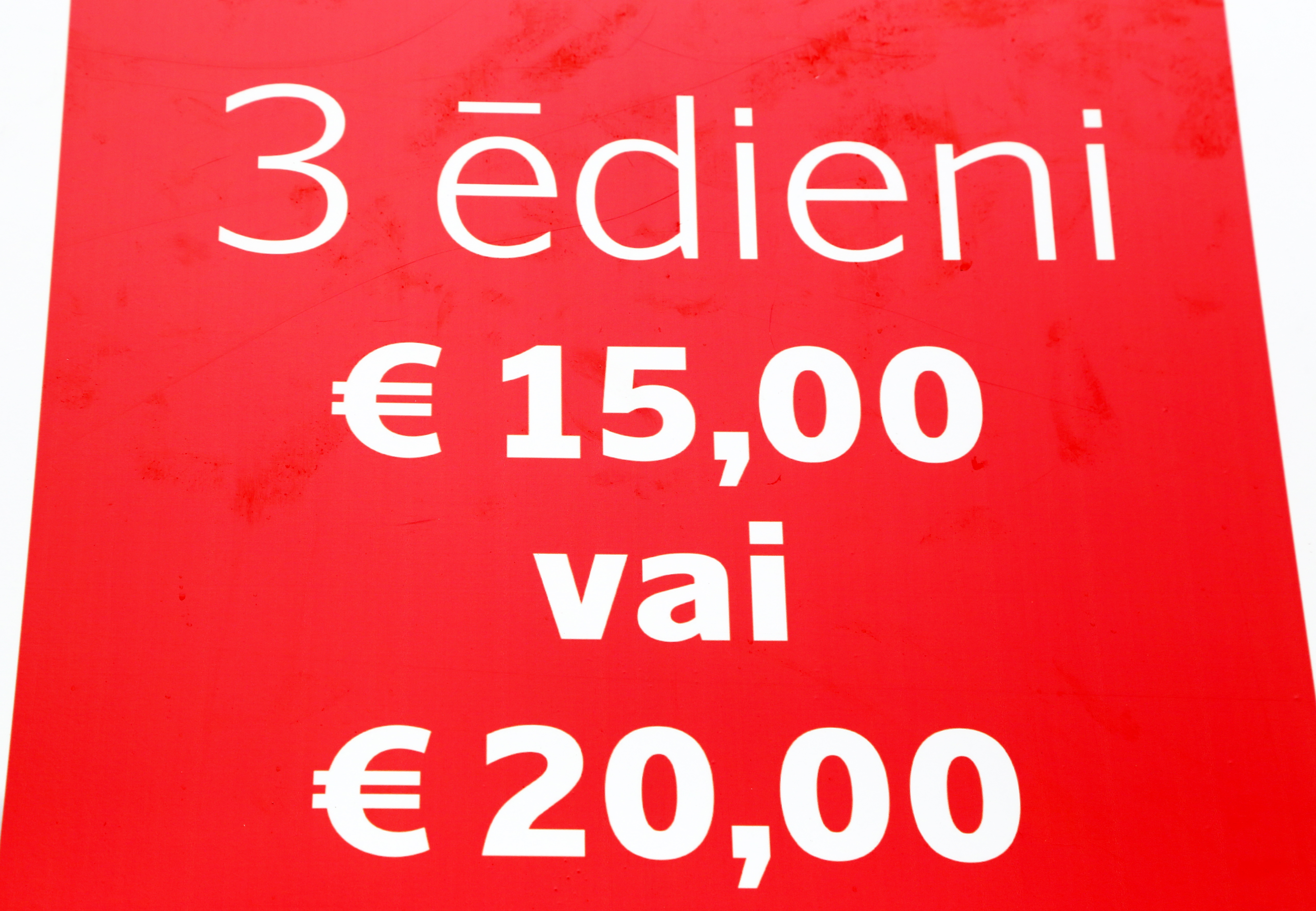 Patēriņa cenas maijā Latvijā gada laikā pieaugušas par 2,6%