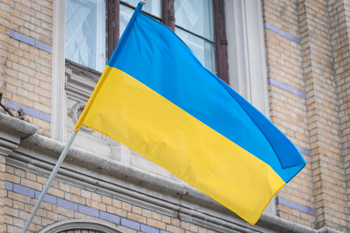 Задержаны сорвавшие украинский флаг со здания на улице Барона Задержаны сорвавшие украинский флаг со здания на улице Барона