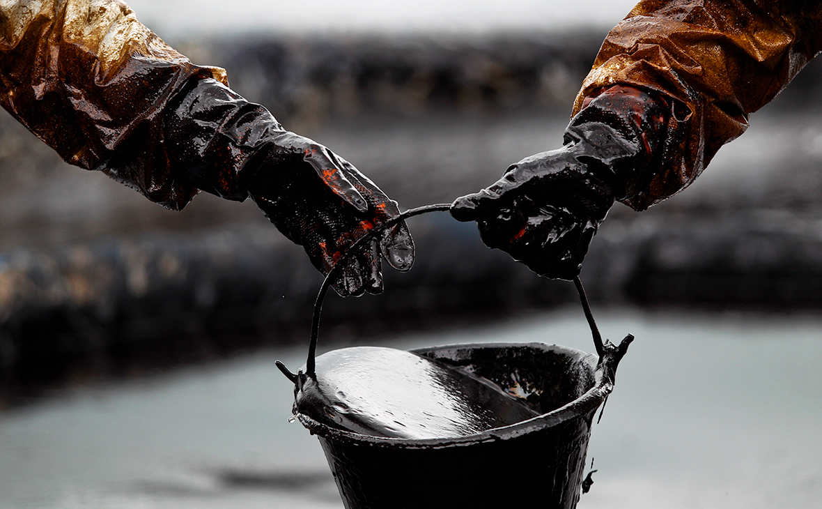 Нефтяные гиганты терпят многомиллиардные убытки