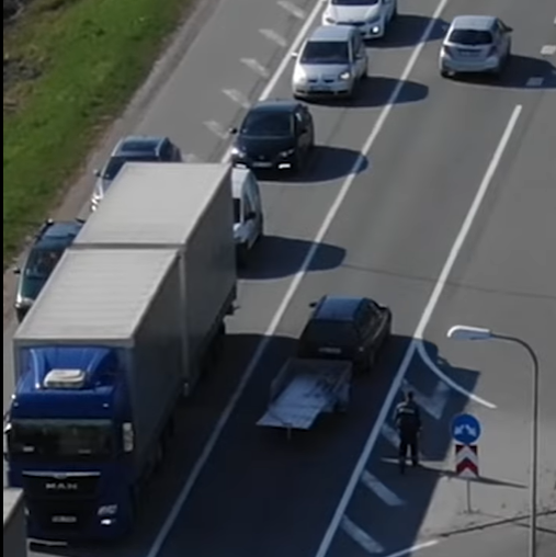 Дроны следят за дорогой