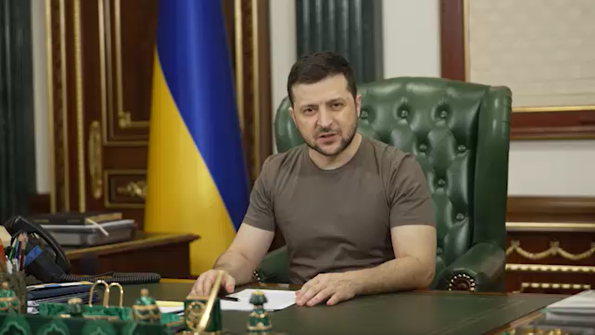 Зеленский поблагодарил россиянку с плакатом "Нет войне" в эфире российского канала Зеленский поблагодарил россиянку с плакатом "Нет войне" в эфире российского канала
