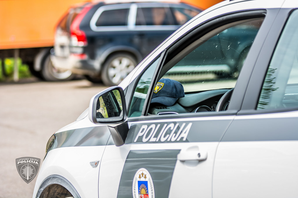 В Екабпилсе полиция задержала мужчину за похищение бывшей жены