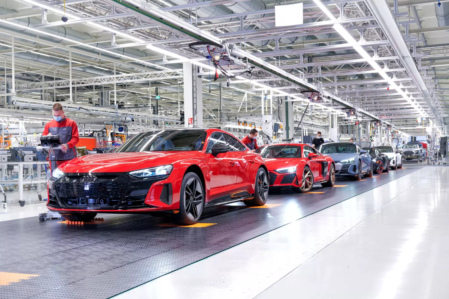 Audi полностью остановила производство - дефицит компонентов