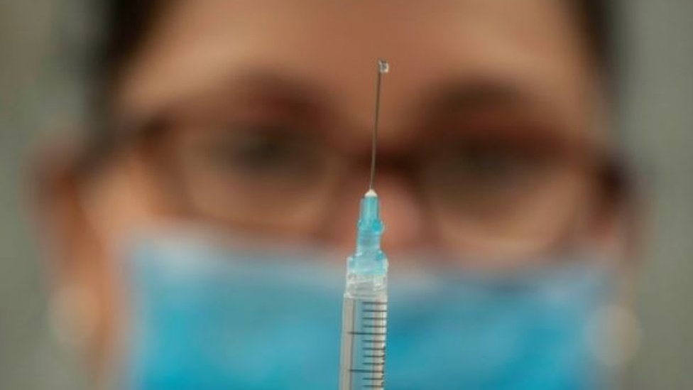 Фальшивые вакцины от коронавируса нашли в Мексике