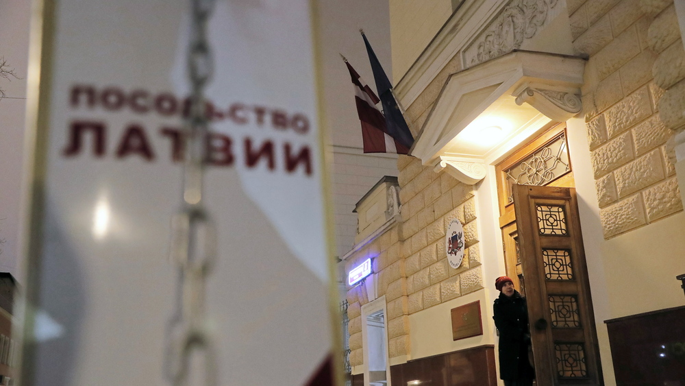 Россия высылает двух латвийских дипломатов
