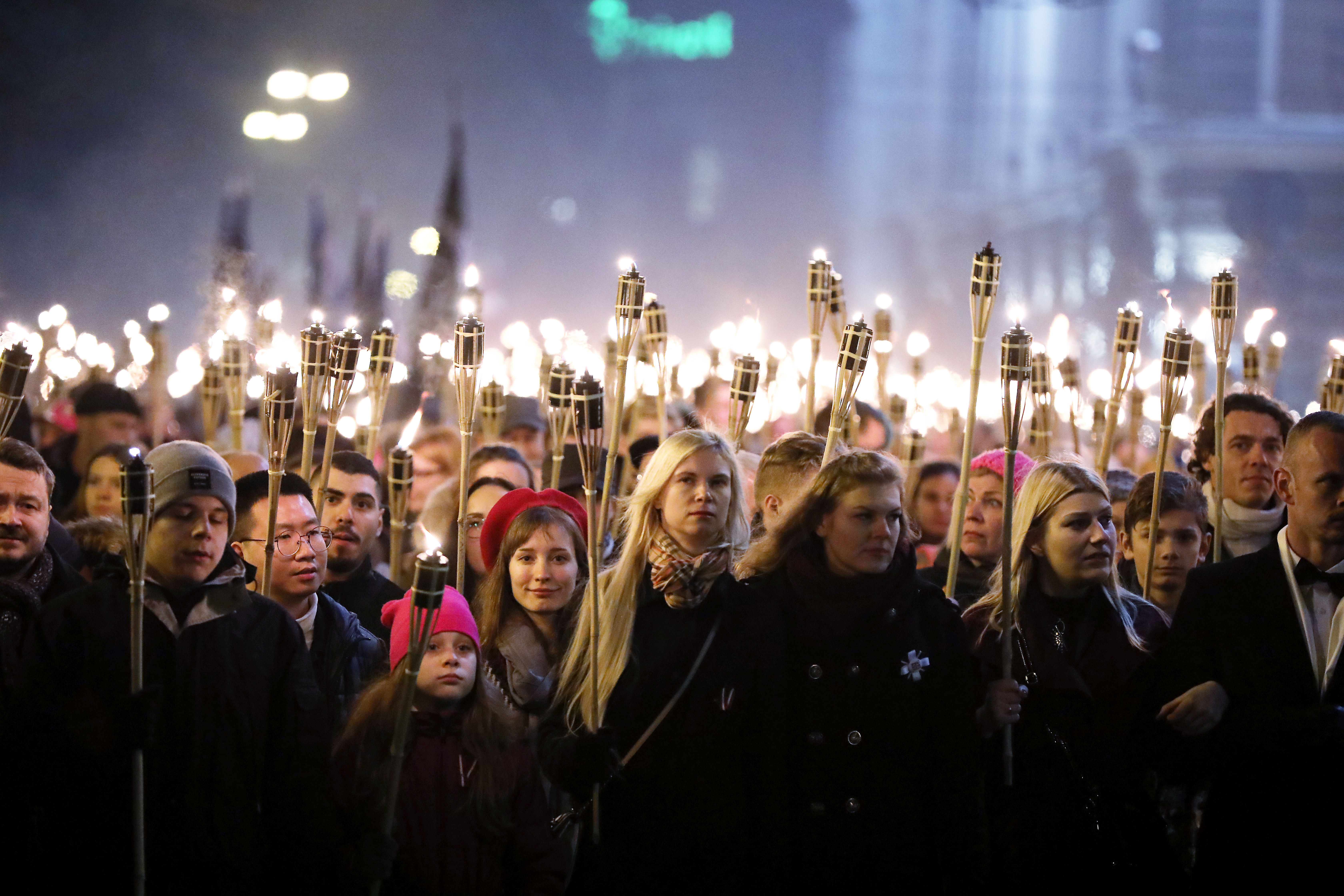 5 000 человек пройдут шествием за снос памятника в парке Победы