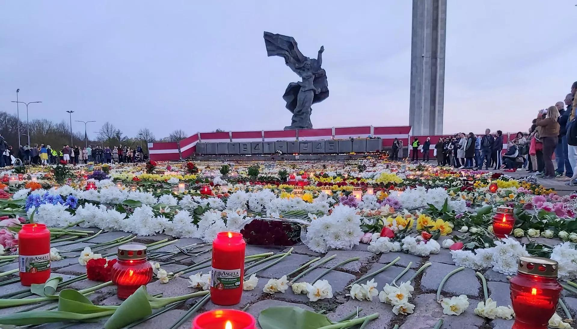 Латковскис: нам не важно, что Россия думает о сносе памятника