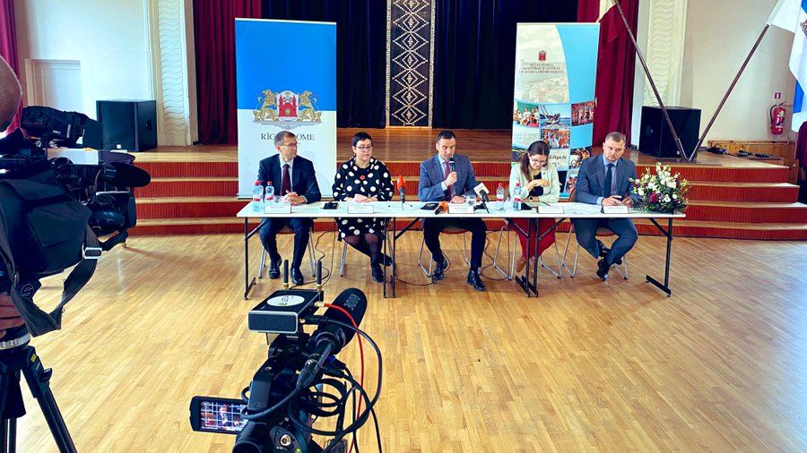 Около 70% сотрудников рижских школ прошли вакцинацию от Covid-19 Около 70% сотрудников рижских школ прошли вакцинацию от Covid-19