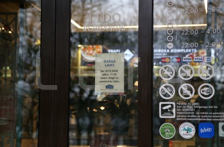 В грузовом лифте ресторана Lido  "Верманитис" погибла женщина