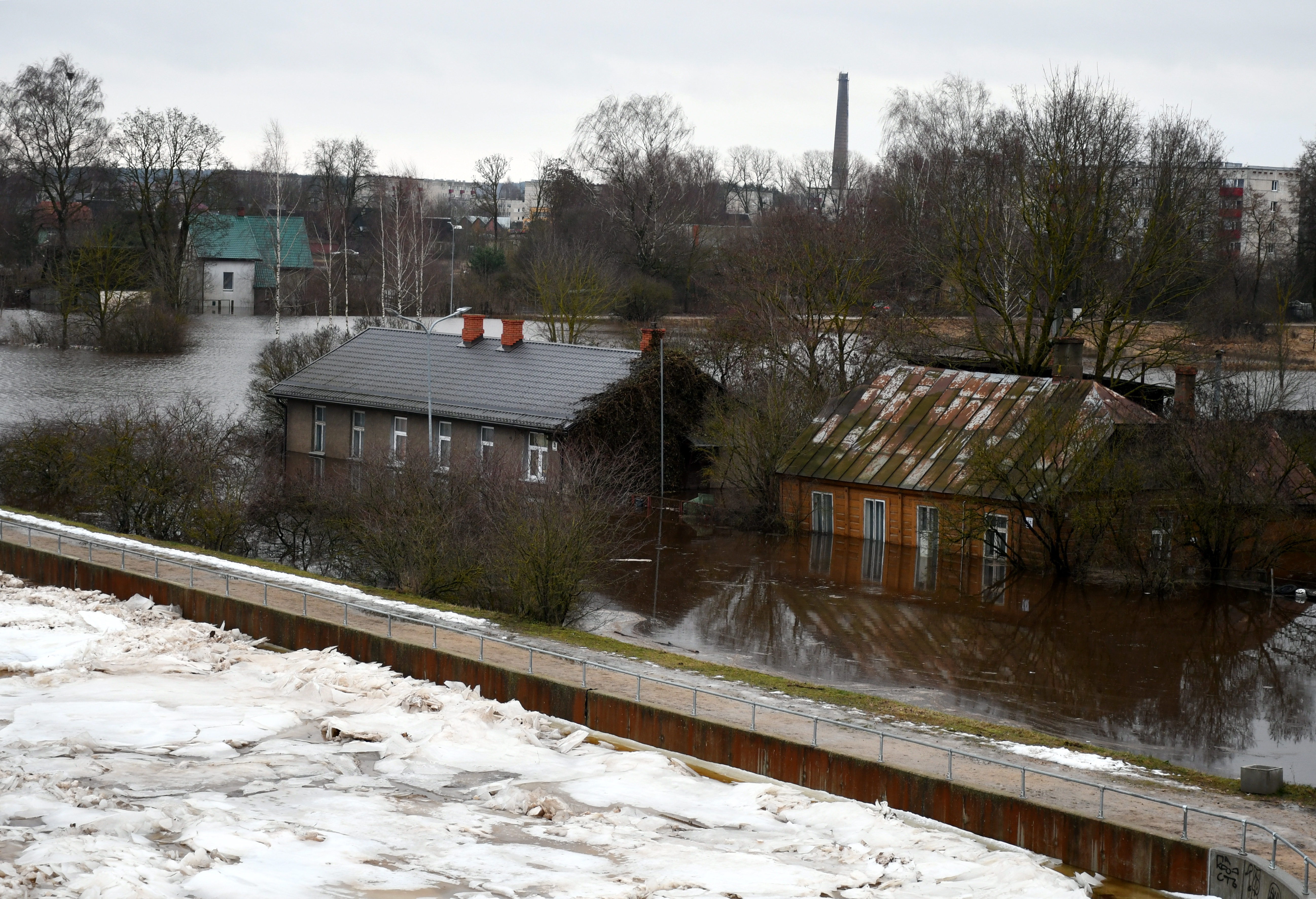Уровень воды в Даугаве возле Екабпилса продолжает снижаться