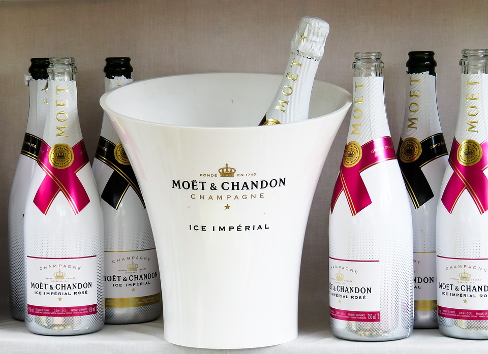 Россия разрешила называть шампанским только российское. Moet Hennessy приостановил поставки в Россию
