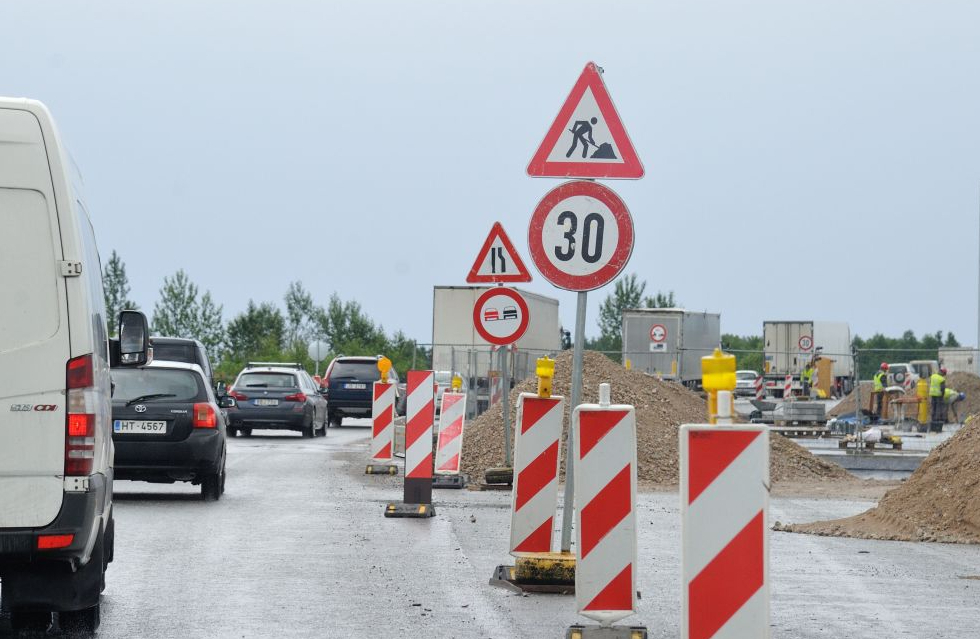 В Курземе начался ремонт дорог В Курземе начался ремонт дорог