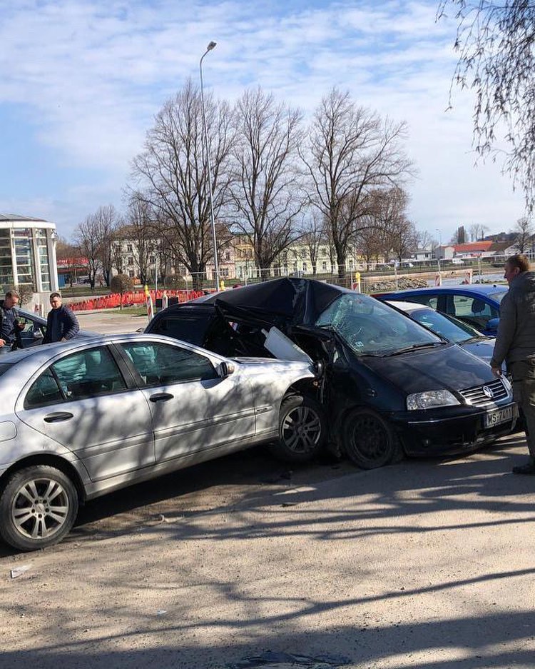 Крупная авария в Лиепае. Есть пострадавшие
